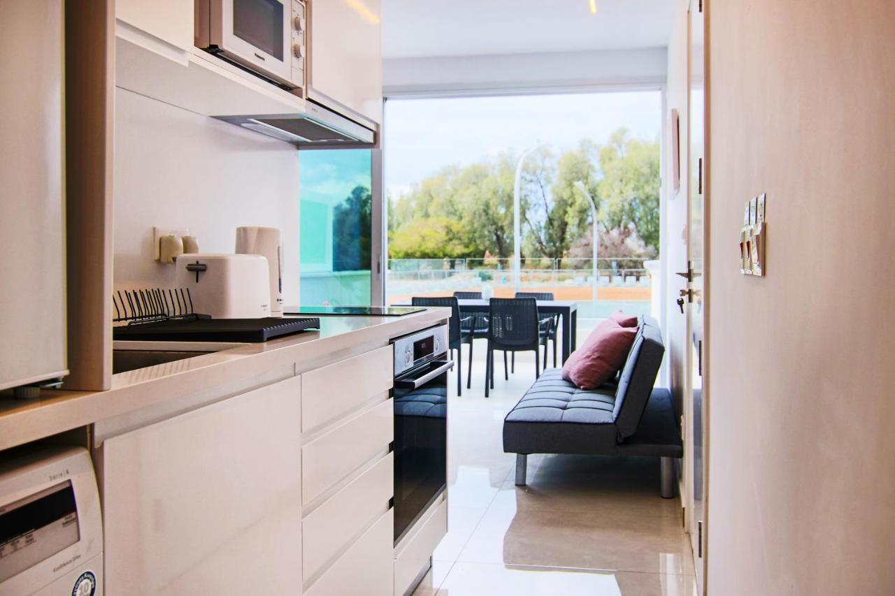 Phaedrus Living - Seaside Luxury Flat Harbour 108 Apartment Пафос Екстериор снимка