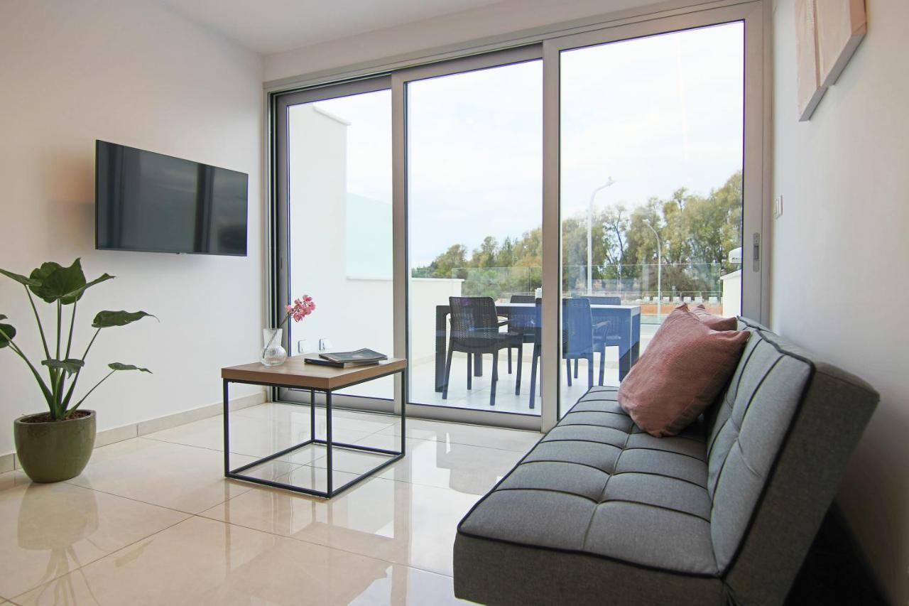 Phaedrus Living - Seaside Luxury Flat Harbour 108 Apartment Пафос Екстериор снимка