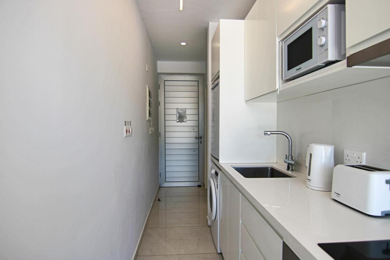 Phaedrus Living - Seaside Luxury Flat Harbour 108 Apartment Пафос Екстериор снимка